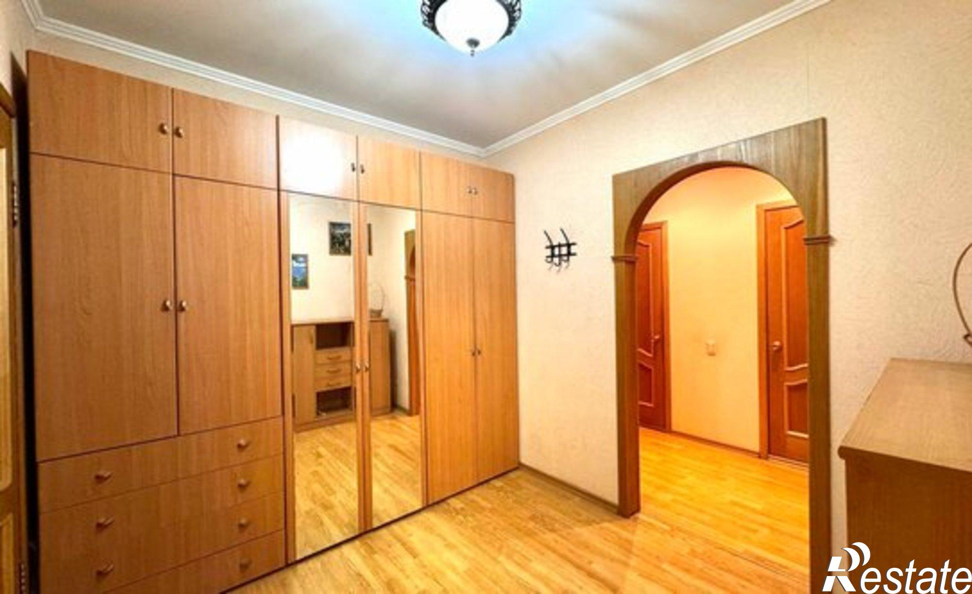 Купить квартиру за 5 700 000 рублей на улица Меркулова, 39