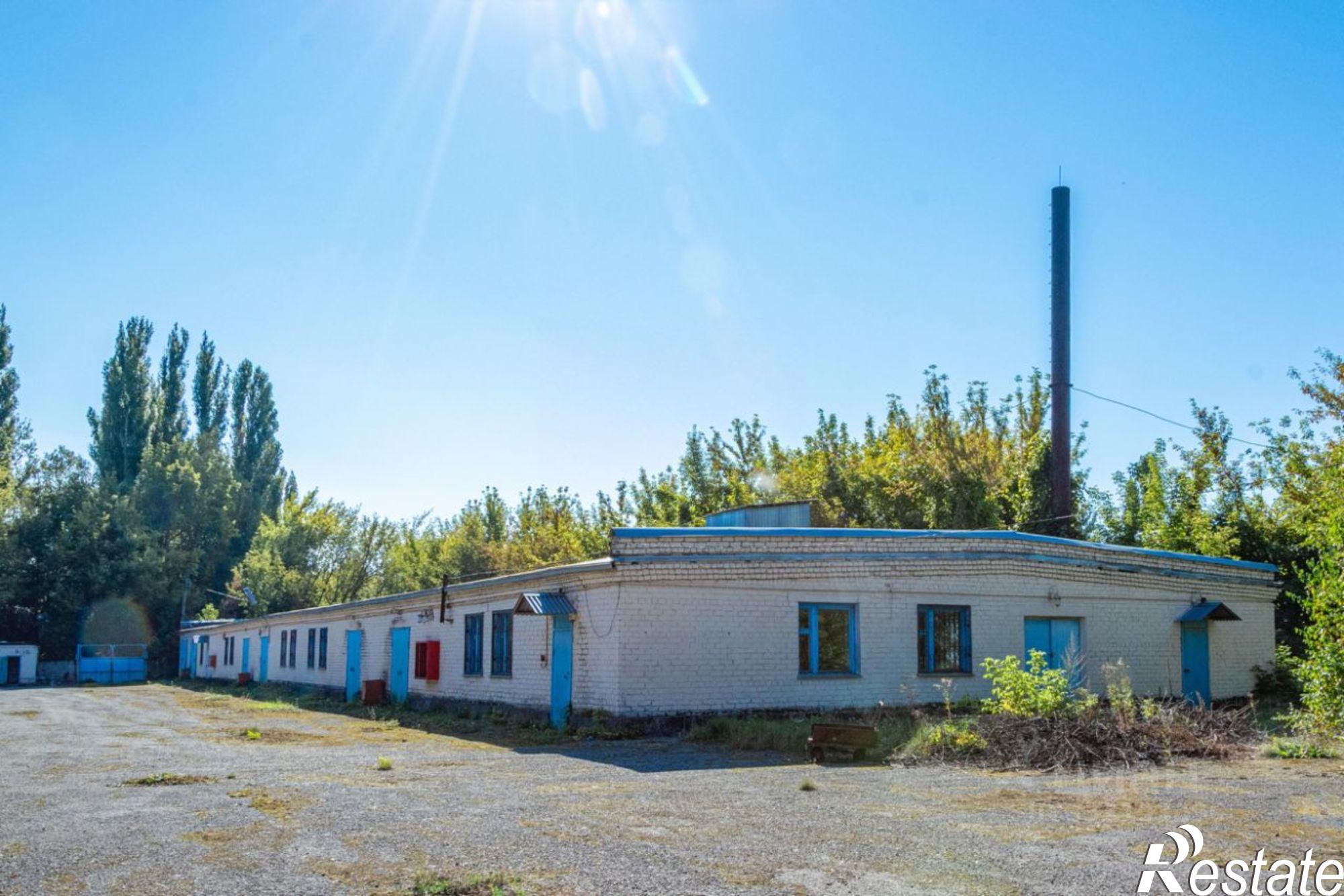 Купить ОСЗ, отдельно стоящее здание за 23 981 300 рублей на ул Комарова, 1