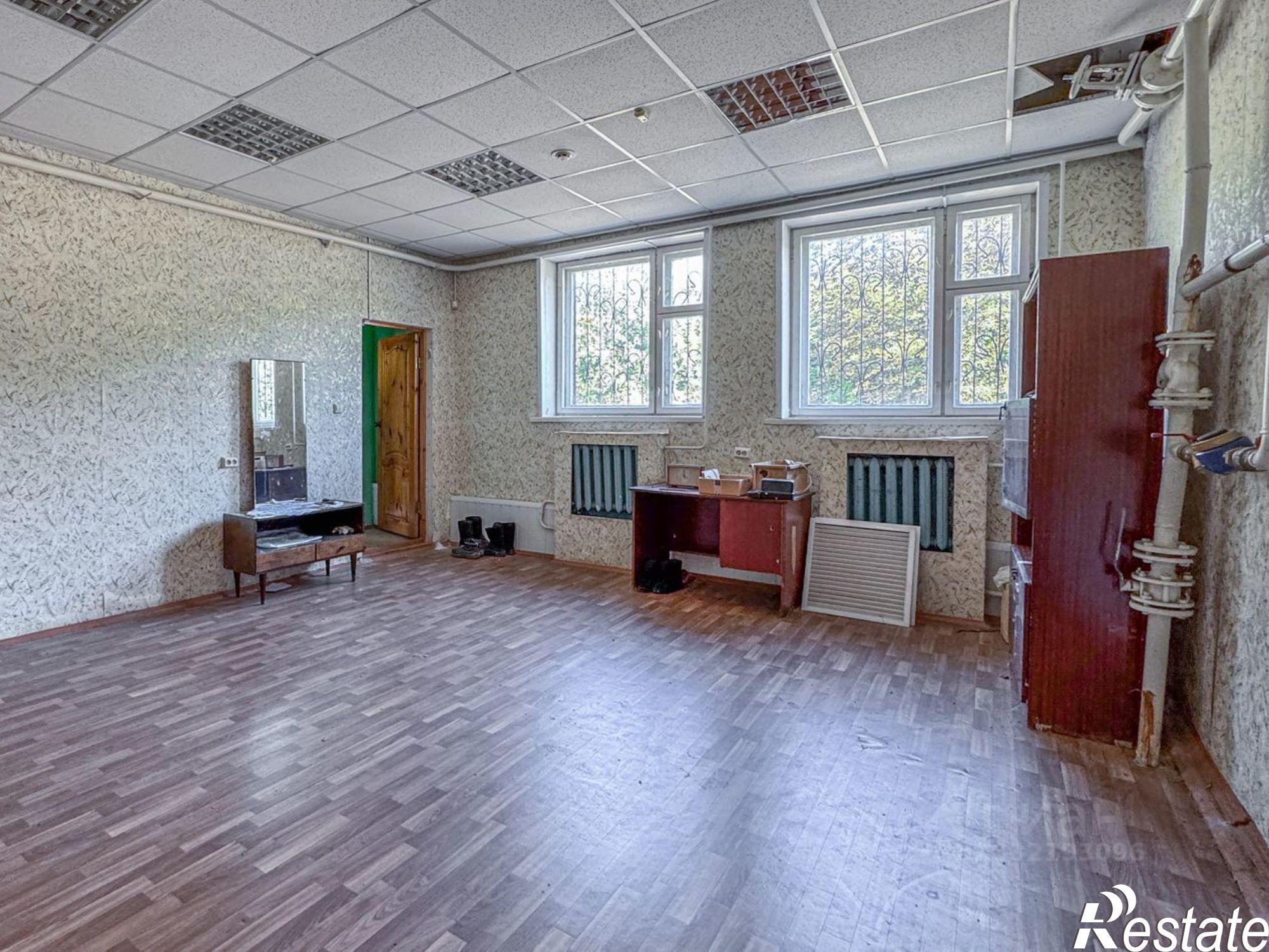 Купить ОСЗ, отдельно стоящее здание за 23 981 300 рублей на ул Комарова, 1