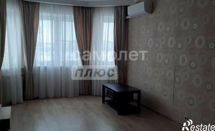 3-комн квартира Липецк, улица И.В. Свиридова, 2