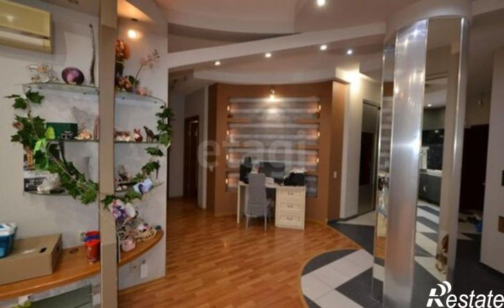4-комн квартира Липецк, Угловая улица, 15